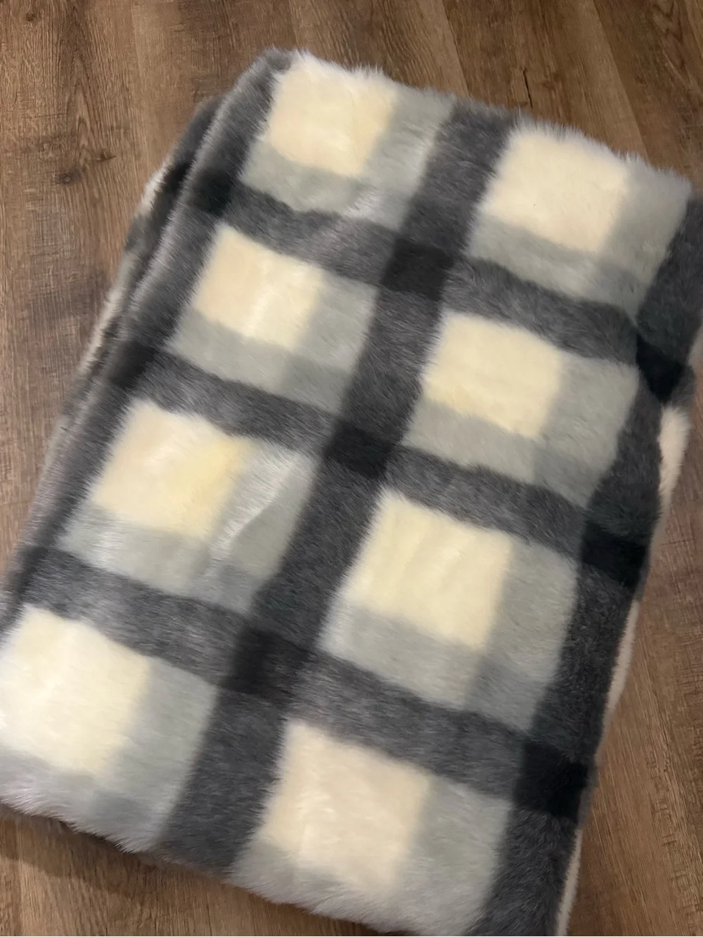 NWOT Koolaburra by Ugg Faux Fur Blanket